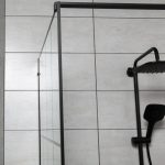 Techno 100 Walk-in zuhanykabin 100x200 cm, fekete profil, víztiszta üveg rácsmintával - Image 14